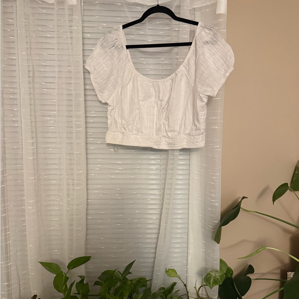 American Eagle Outfitters White Textured Puff Sleeve Crop Top